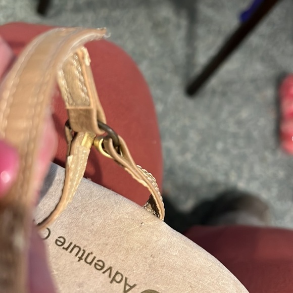 J 41 Adventure Gold Tone Wedge Sandals Size 8 - Picture 9 of 13